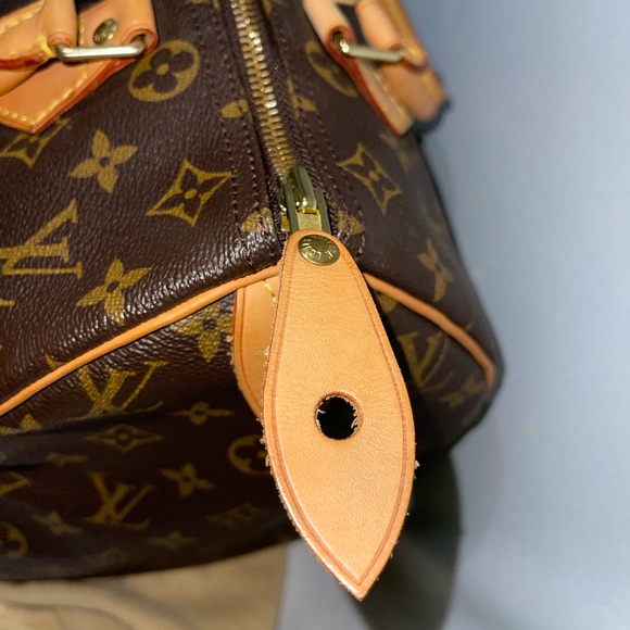 Louis Vuitton Speedy 30 Monogram Boston Bag -Excellent
Condition - Picture 9 of 17